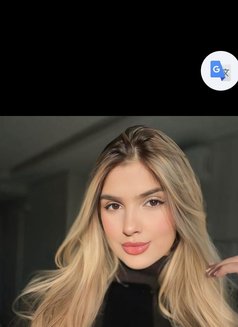 Lili - escort in Abu Dhabi Photo 1 of 3