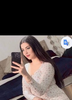 Lili - escort in Abu Dhabi Photo 2 of 3