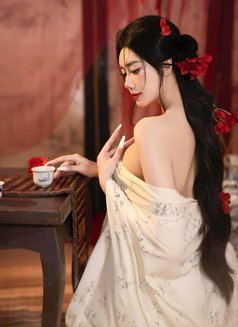 Lili - escort in Doha Photo 6 of 6