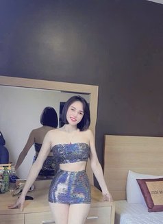 Lili - escort in Doha Photo 1 of 5