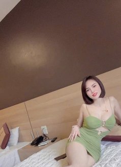 Lili - escort in Doha Photo 2 of 5