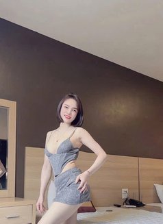 Lili - escort in Doha Photo 5 of 5