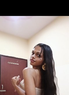 Lili - Intérprete de adultos in Gurgaon Photo 3 of 9