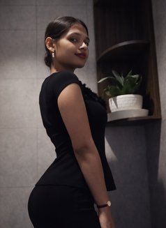 Lili - Intérprete de adultos in Gurgaon Photo 7 of 9