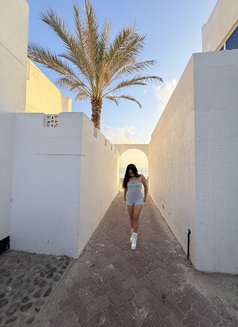 Lili - escort in Muscat Photo 4 of 5