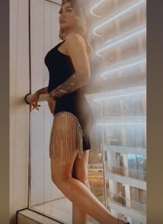 Lili - puta in Muscat Photo 3 of 3