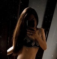 Lili - escort in Dubai