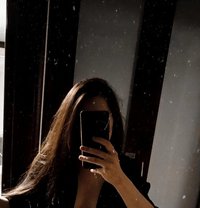 Lili - escort in Dubai Photo 4 of 4