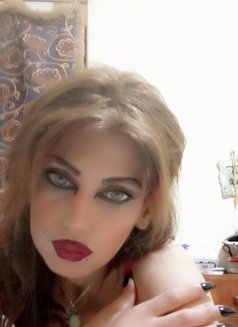 Lili - Transsexual escort in Beirut Photo 8 of 8