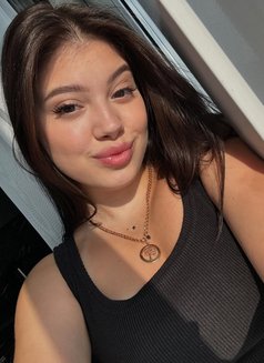 Lili - puta in Al Manama Photo 2 of 2