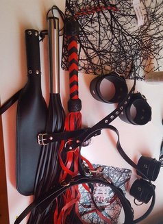 Lili - Transsexual escort agency in Kuwait Photo 1 of 2