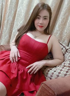 Lili - escort in Muscat Photo 1 of 3