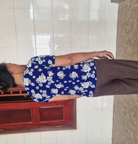 Lili - puta in Singapore