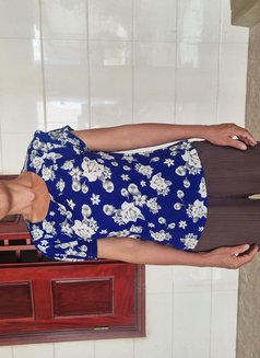 Lili - puta in Singapore Photo 2 of 2