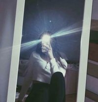 Lili - escort in Muscat