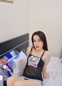 LILI Vietnamese escort - puta in Dubai Photo 8 of 8