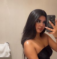 Lilia - puta in Dubai