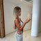 Lilia - puta in Dubai Photo 1 of 8