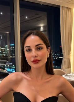 Lilia - escort in Shenzhen Photo 2 of 5