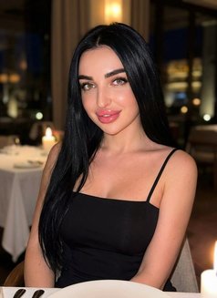 Lilia - escort in Hong Kong Photo 2 of 5