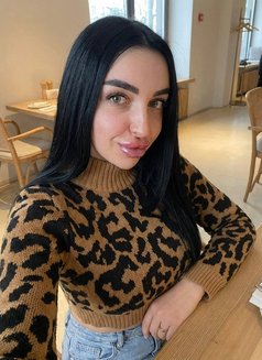 Lilia - escort in Hong Kong Photo 5 of 5