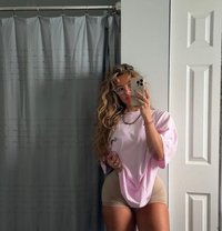 Lilian - escort in Tokyo