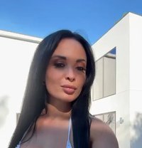 Lilian - puta in Vancouver