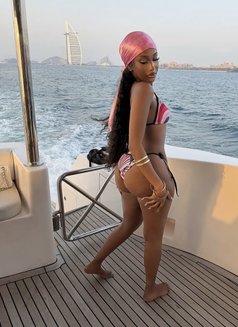 Lilian - escort in Dubai Photo 1 of 10