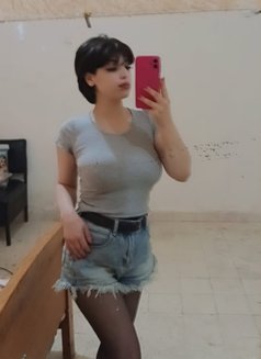 Liliana - puta in Beirut Photo 5 of 6