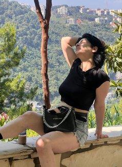 Liliana - escort in Beirut Photo 9 of 9