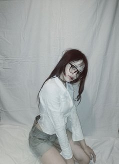 Lilith - escort in Dubai Photo 1 of 13