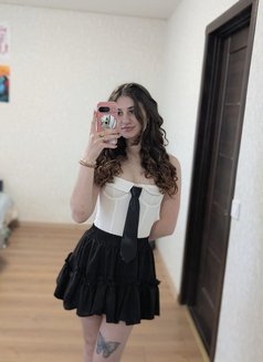 Lilith - escort in Dubai Photo 1 of 5