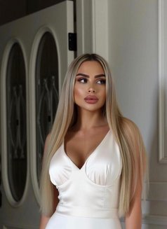 Liliya - escort in Dubai Photo 1 of 6