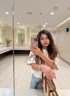 Liliya - escort in Hong Kong Photo 17 of 19