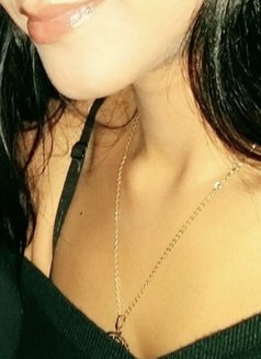 Liliya - puta in İstanbul Photo 2 of 3