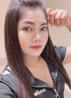 Lilli - escort in Bangkok Photo 3 of 5