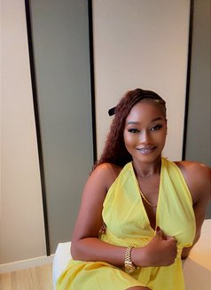 Lillian - escort in Cotonou Photo 3 of 5