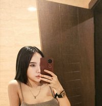 Lilly - puta in Riyadh Photo 3 of 8