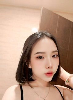 Lilly - puta in Riyadh Photo 5 of 7