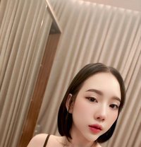 Lilly - escort in Riyadh Photo 10 of 12