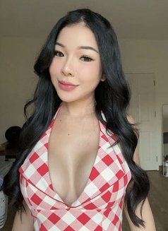 Lilly Fun and Cute - puta in Singapore Photo 5 of 7