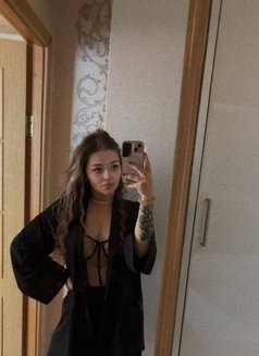 Lilly - escort in Hyderabad Photo 3 of 4