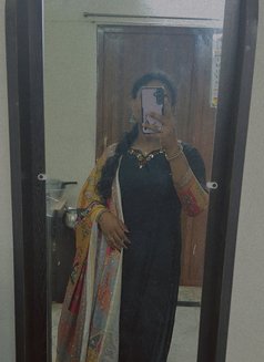 Lilly - Acompañantes transexual in Bangalore Photo 9 of 12