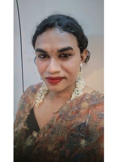 Lilly - Acompañantes transexual in Bangalore Photo 11 of 12