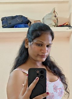Lilly - Transsexual escort in Candolim, Goa Photo 2 of 4