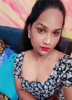 Lilly - Transsexual escort in Candolim, Goa Photo 1 of 4