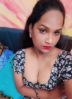 Lilly - Transsexual escort in Candolim, Goa Photo 2 of 4
