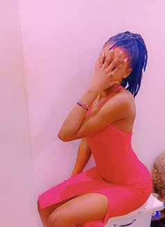 Lilly - escort in Riyadh Photo 2 of 2