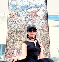 Lilly Paradis - masseuse in Paris