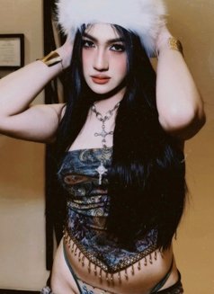 Lilly professional relax massage - Transsexual escort in Riyadh Photo 12 of 13